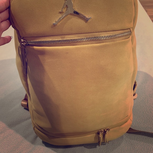 Backpack w/shoes - Picture 1 of 2
